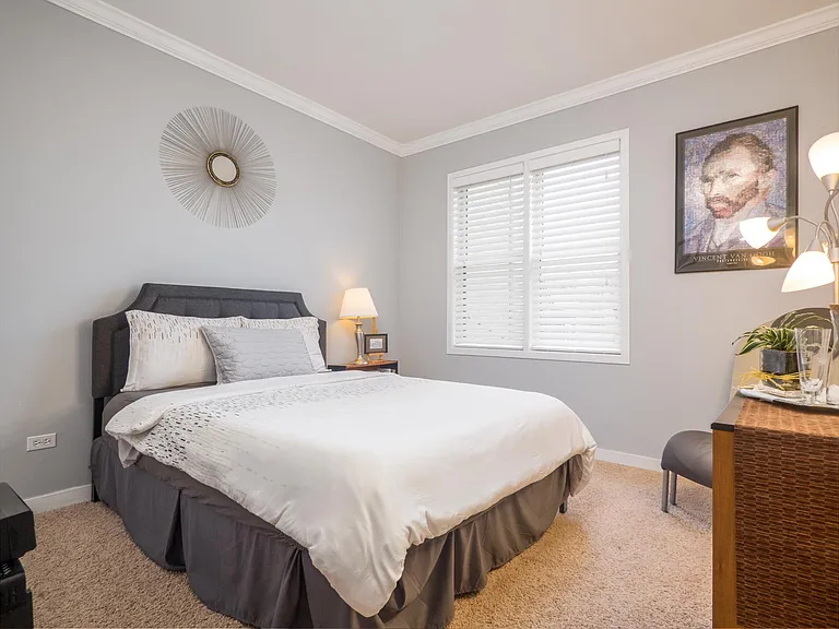 1328 W Grenshaw St #B — Photo 11