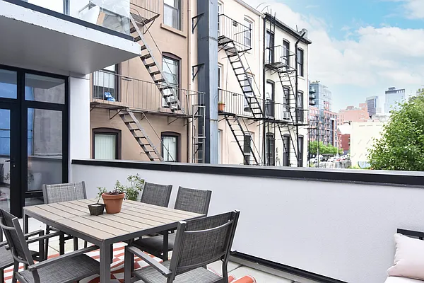 Rented by The Agency | media 4