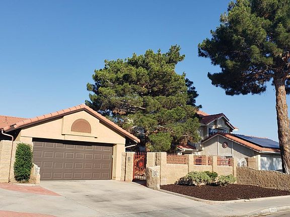4th image of 45406 Thornwood Ave