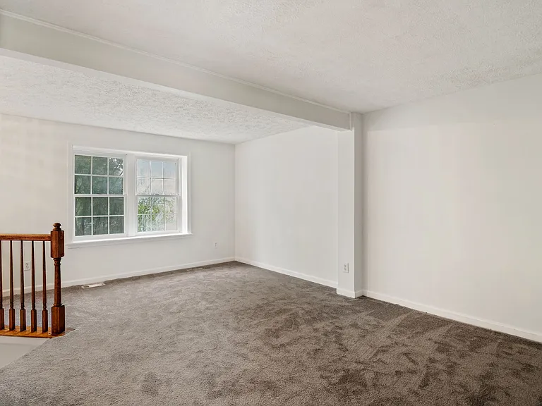 302 Ridgecrest Ct — Photo 6
