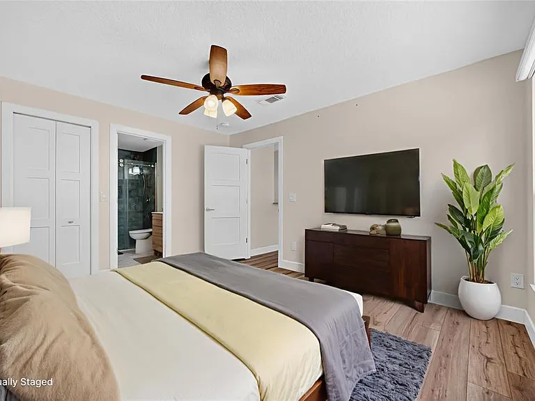 10748 Siena Dr — Photo 35