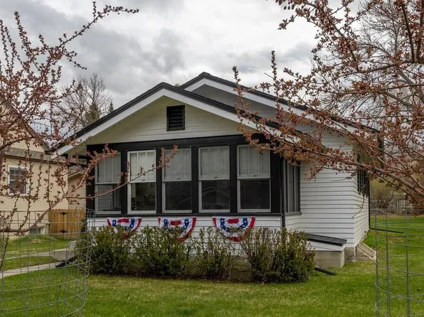 916 Canyon Ave, Cody, WY 82414