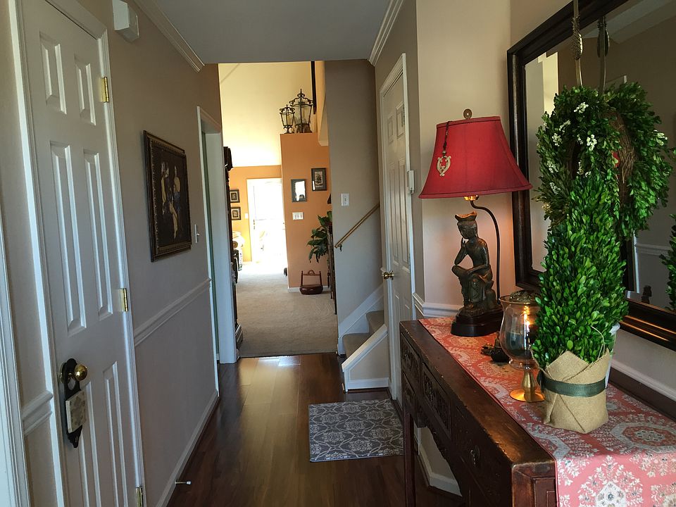 1st image of 122 Fyfe Ct