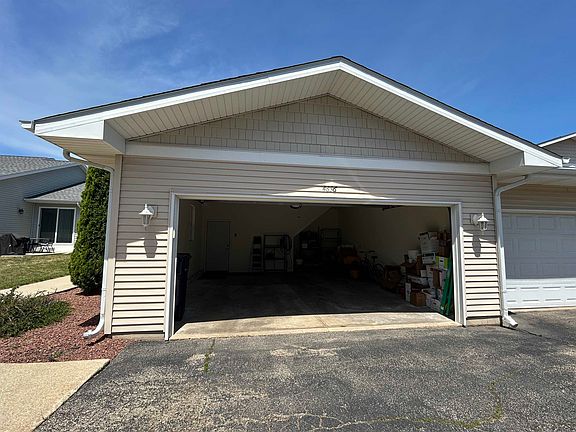 4th image of 4636 Woodgate Dr