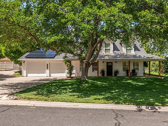 2nd image of 246 W Mountain Charm Rd