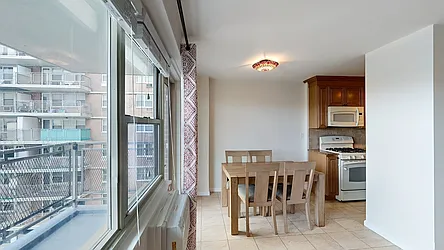 Sold by Thomas Lipovetsky, LREB