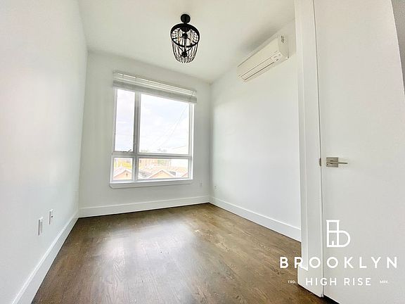 4th image of 2717 Snyder Ave #4P