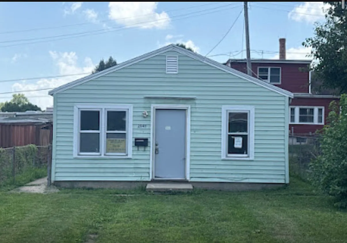 2049 N Gale Ave photo 1