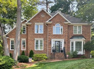 2008 Ernsford Dr, Winston Salem, NC 27103