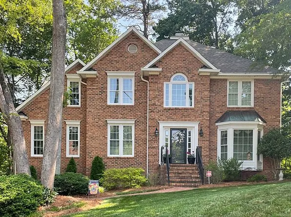 2008 Ernsford Dr, Winston Salem, NC 27103