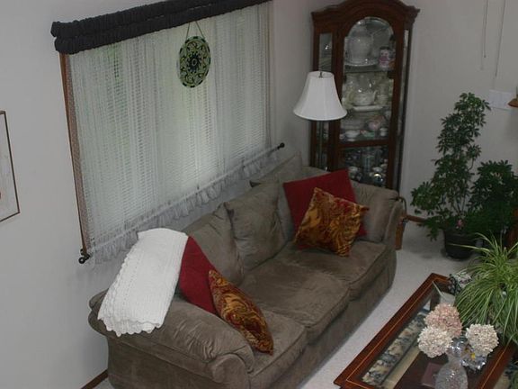5th image of 17557 Parkwood Unit A