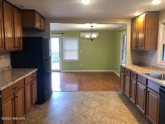 5th image of 31 Helminiak Ave