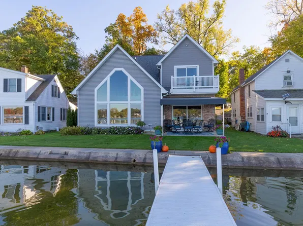 3180 W Shady Side Rd, Angola, IN 46703