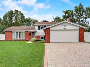 1521 W Jo Ann Ln, Addison, IL 60101