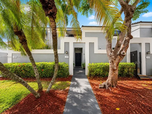 2311 SW 82nd Ter, North Lauderdale, FL 33068