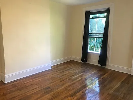 Rented by Garfield Realty  | media 6