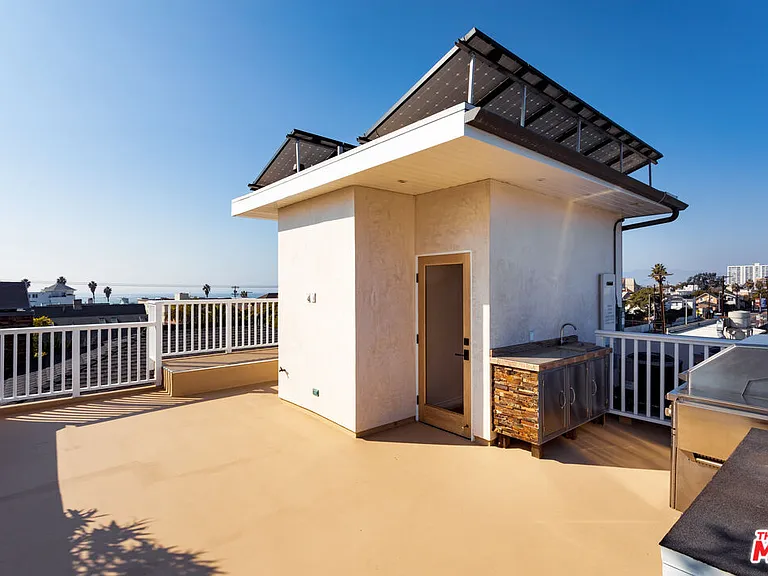 702 Pacific Ave — Photo 40