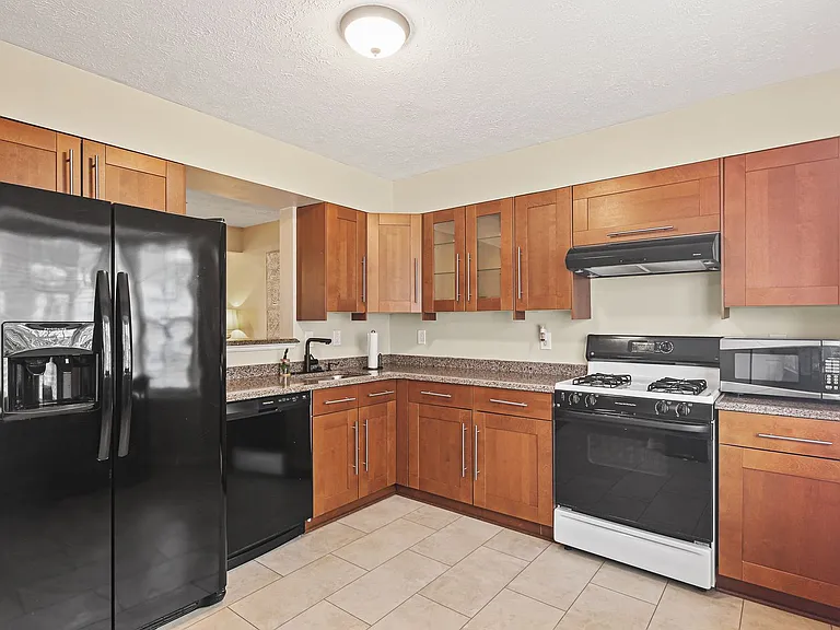 5707 Joseph Ct — Photo 2