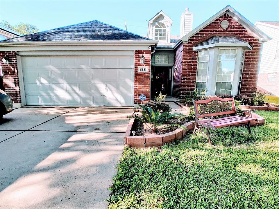 1st image of 818 Coral Tree Pl