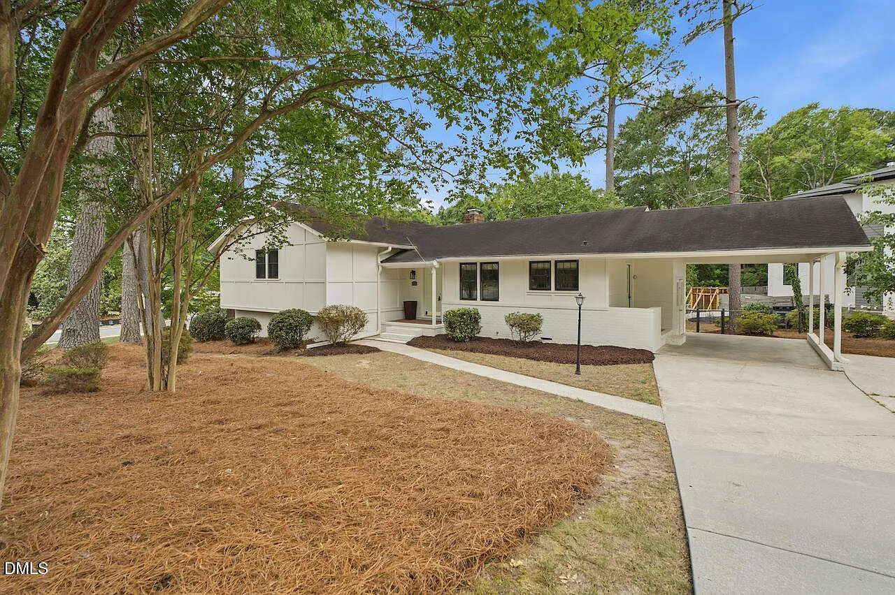 3 bed, 3.0 bath, 2301 sqft, $4,500 — Photo 2