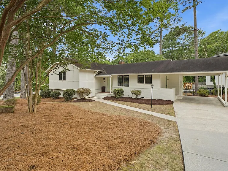 4901 Yadkin Dr — Photo 2