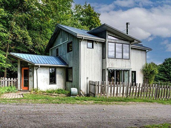 3rd image of 1084 Moon Rd