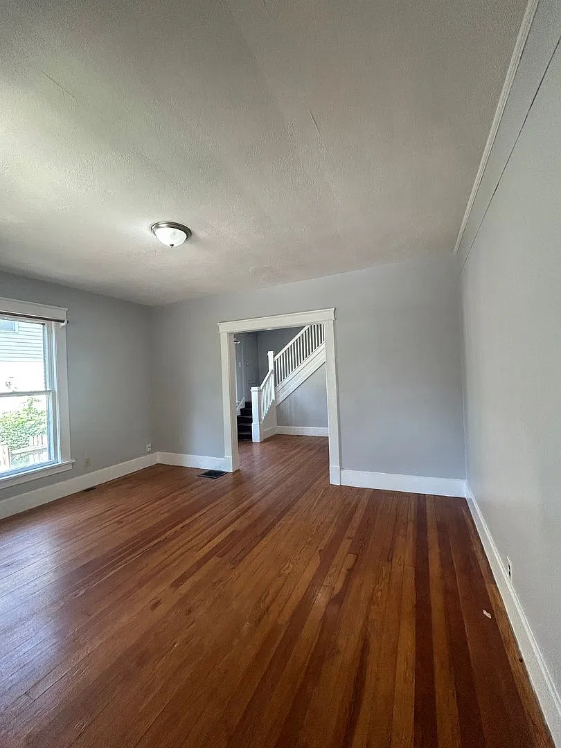 616-618 W Pike Street — Photo 3