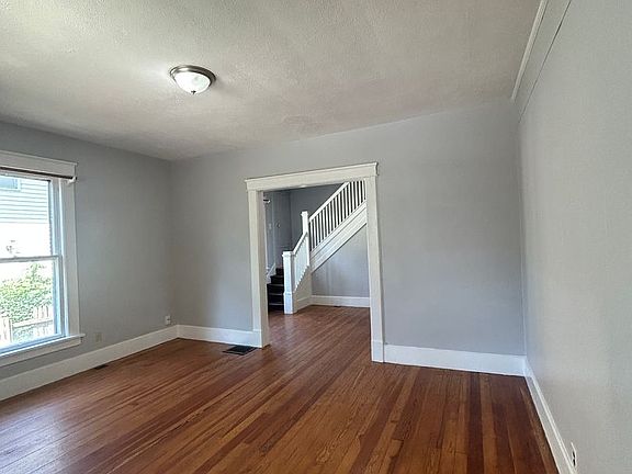 3rd image of 616-618 W Pike St