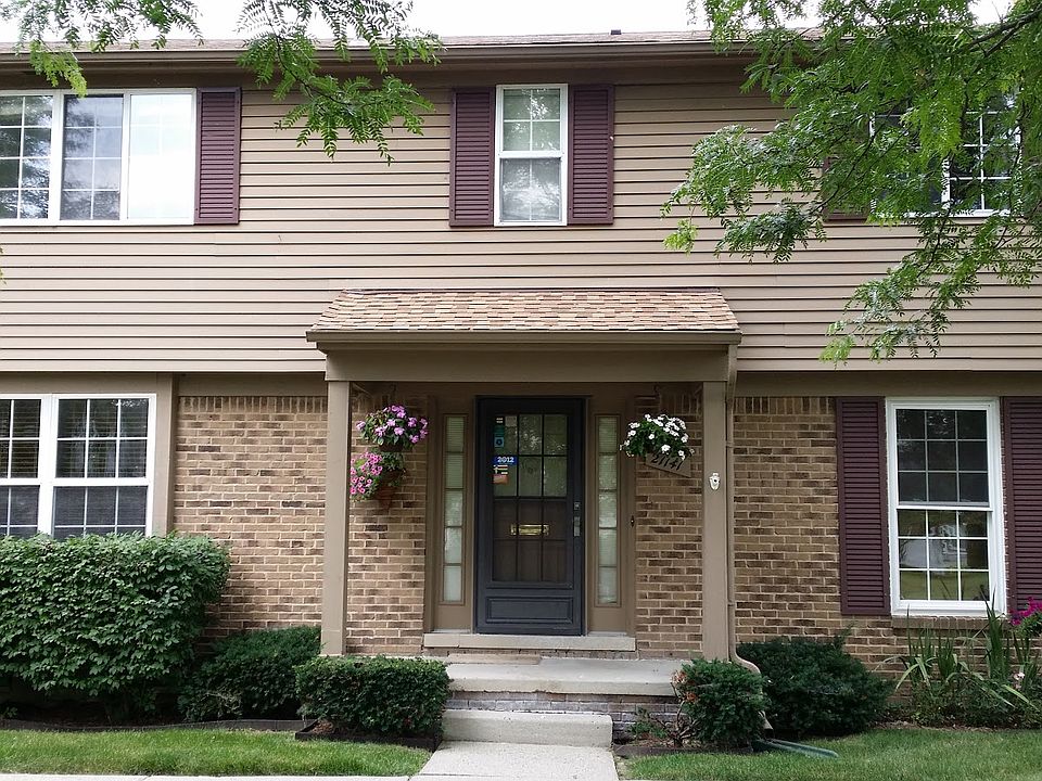 2nd image of 21141 Glen Haven Cir E #11