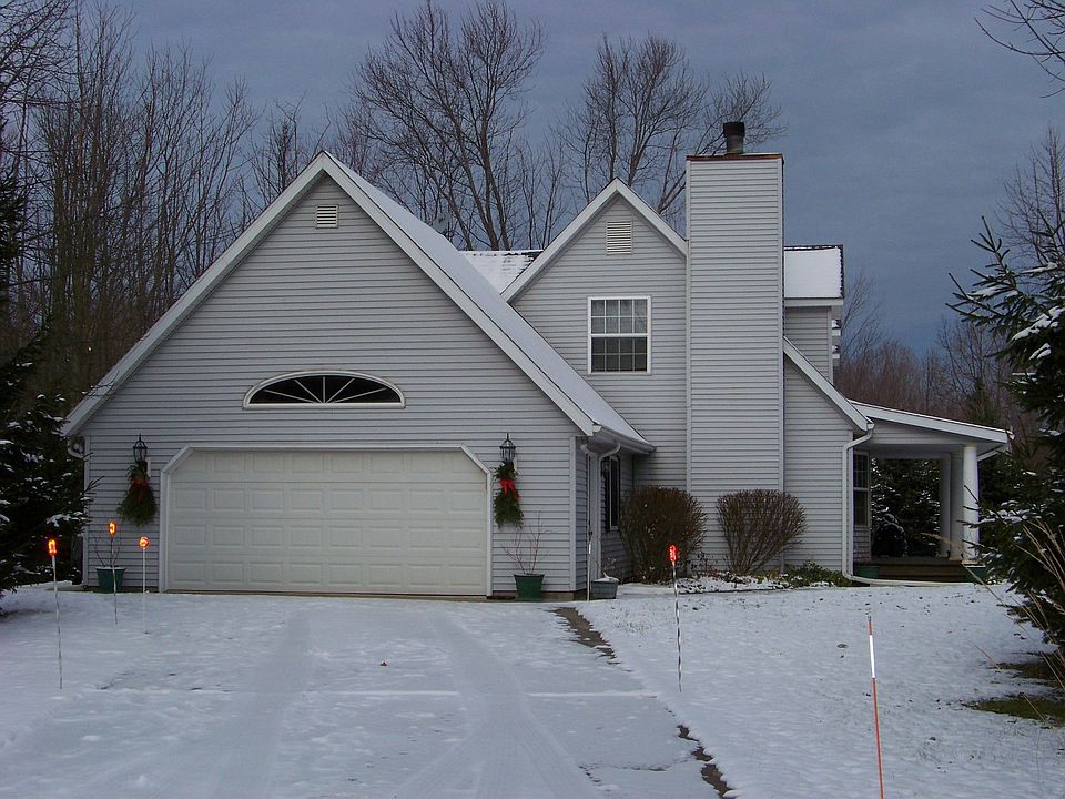 1st image of 7165 Lake Forest Dr