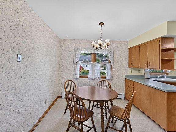 4th image of 1068 Cedar STREET