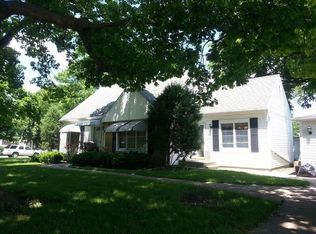 902 E Division St, Lockport, IL 60441