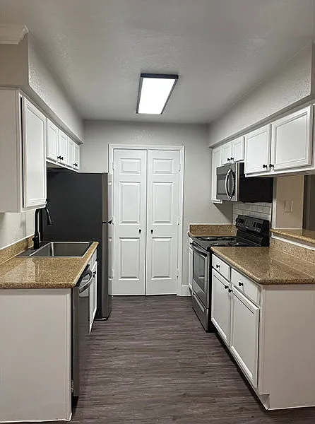 Sevilla Apartments and Condominiums — Photo 3