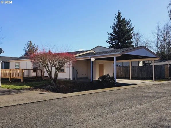 23146 NE Halsey St, Troutdale, OR 97060