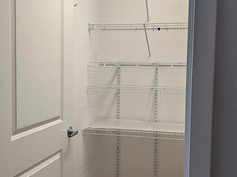 5858 N Broadway St #401 — Photo 13