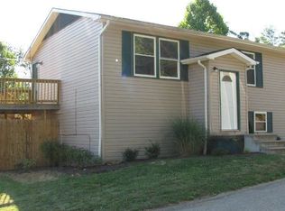 5110 Rainbow Dr, Cross Lanes, WV 25313