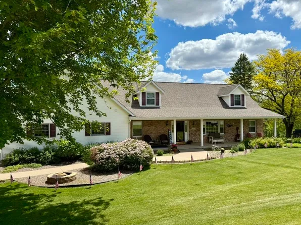 420 Front St, Bloomington, WI 53804