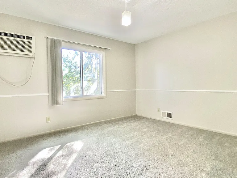 3043 Inglewood Ave S — Photo 13