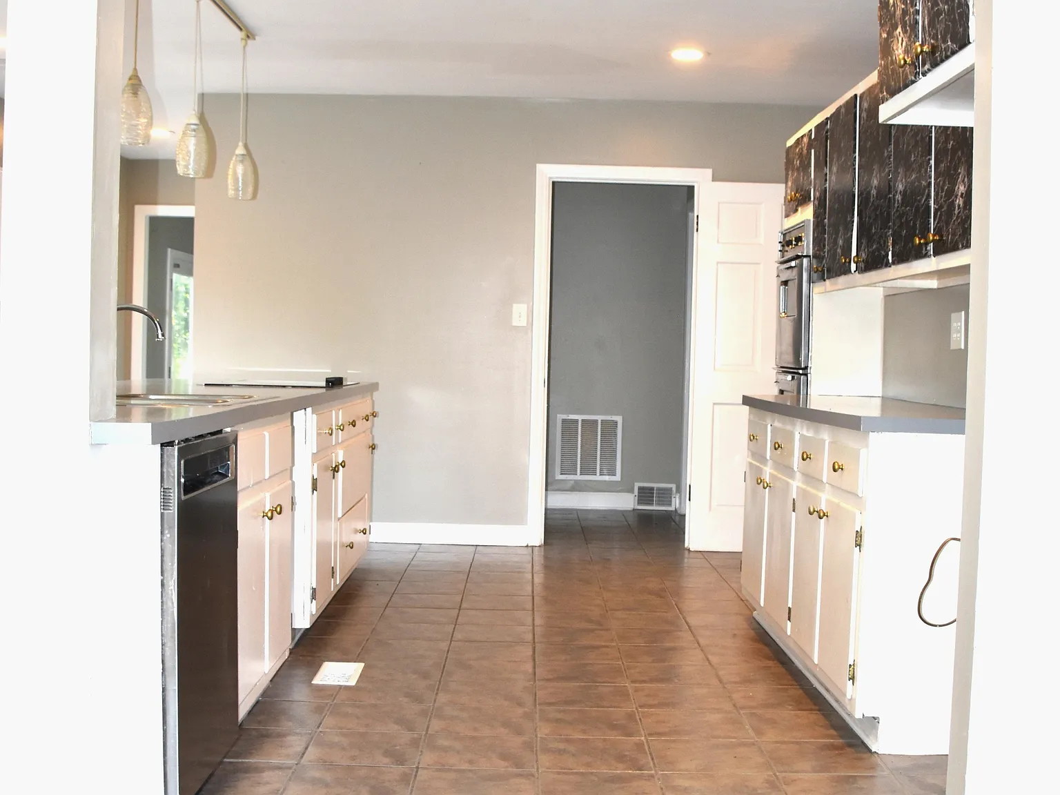 1461 Kirby Pkwy - Unit 1 — Photo 2