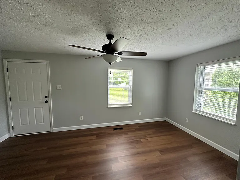 202 Greenwood Ave — Photo 13