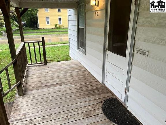 3rd image of 801 S Ash St