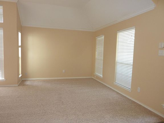 3rd image of 4013 Aldenham Dr