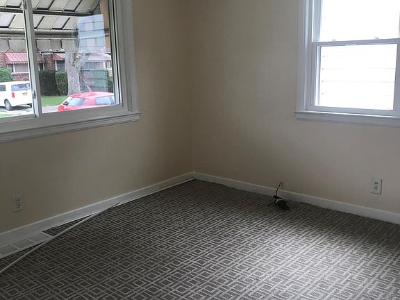 5th image of 106 Newburgh Ave