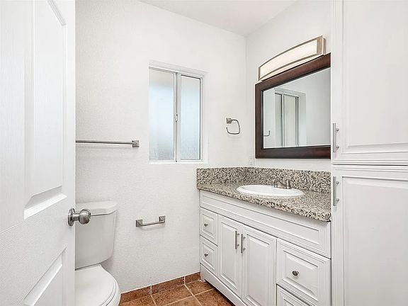 5th image of 4014 E Turner Ave