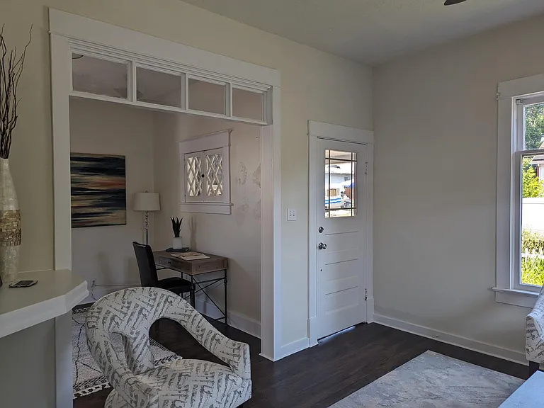 275 23rd St NE — Photo 5