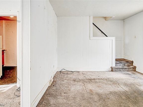 4th image of 392 Raasch Ave
