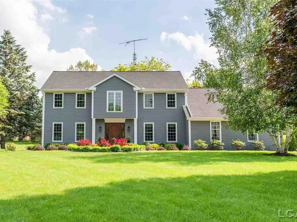 6 Birnwick Dr, Adrian, MI 49221