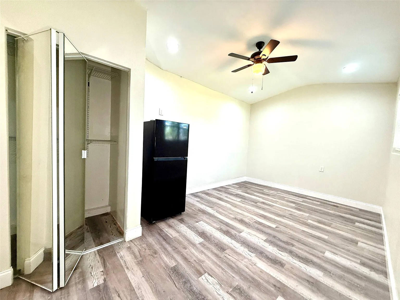 1 bed, 1.0 bath, 500 sqft, $1,250 — Photo 3
