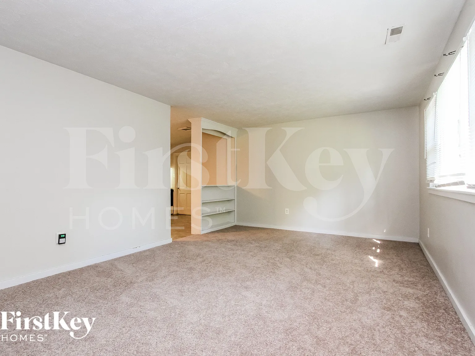 3 bed, 2.0 bath, 1307 sqft, $1,735 — Photo 2
