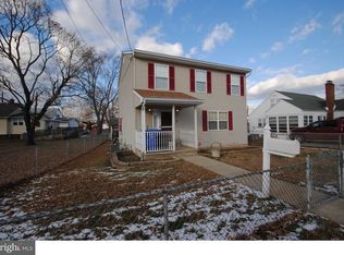 97 W 5th St, Burlington, NJ 08016